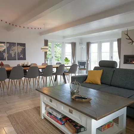 Ferienhaus Scenic Estate With Private Activity Hall & Wellness Sauna *