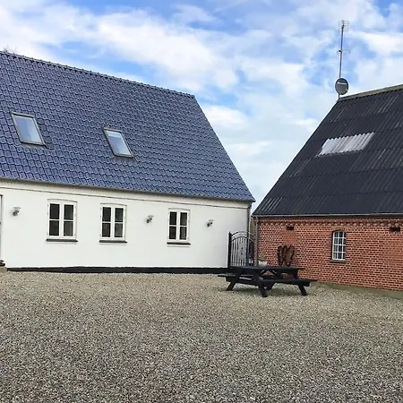 Scenic Estate With Private Activity Hall & Wellness Sauna Ferienhaus